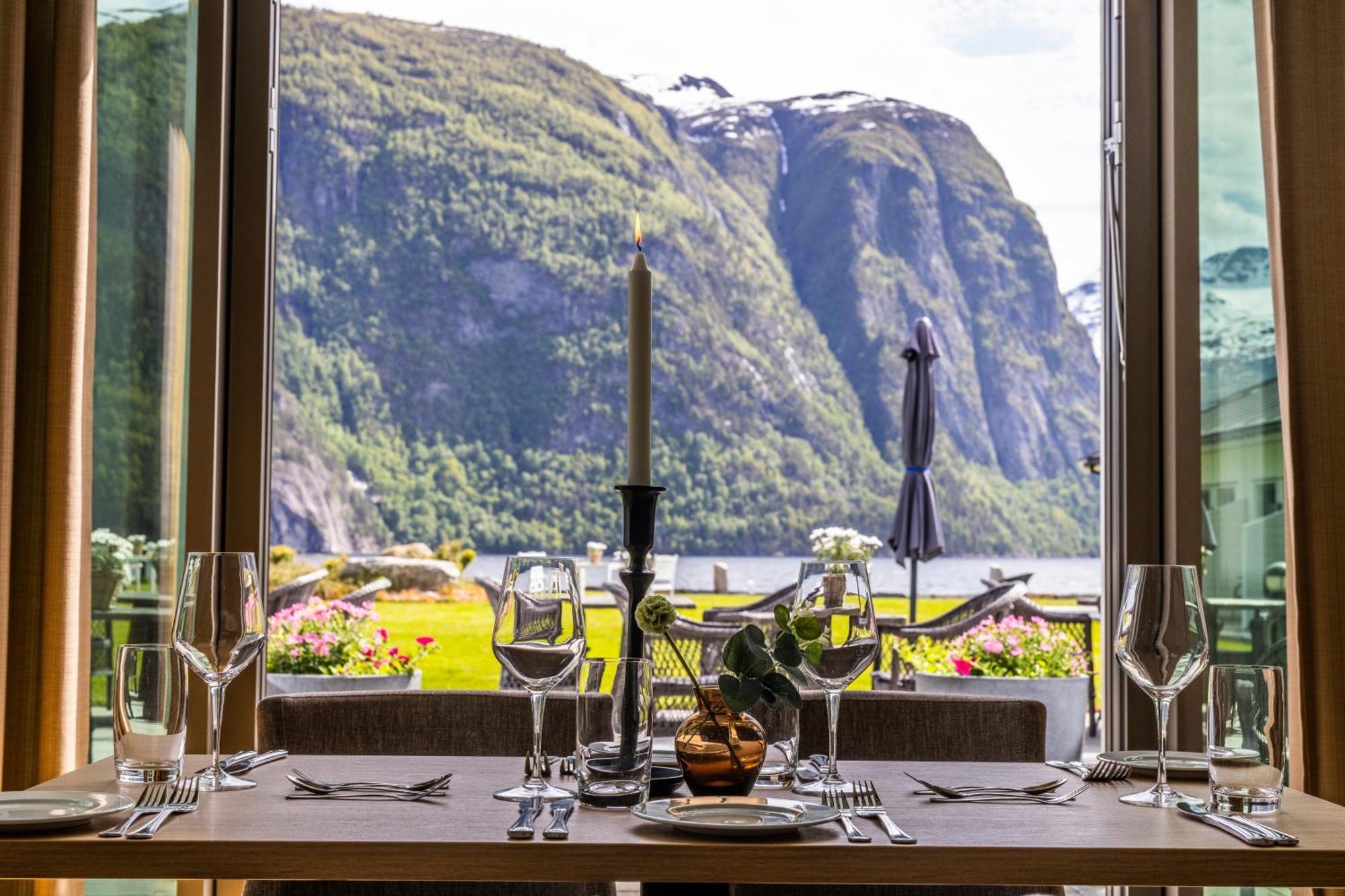 Valldal Fjordhotell - By Classic Norway Hotels Экстерьер фото
